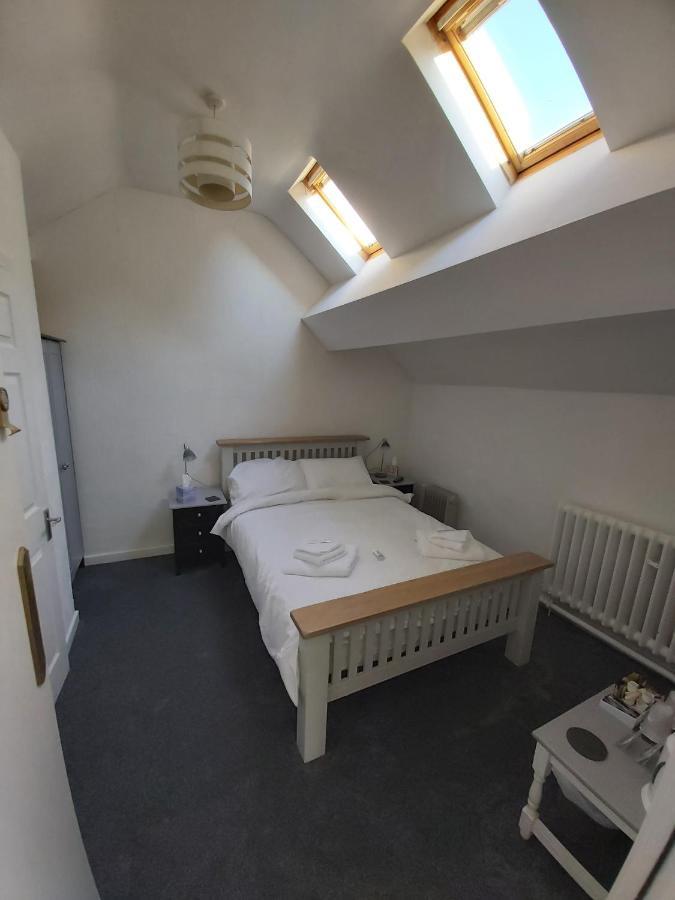 Isallt Guesthouse 블레노페스티니오그 외부 사진